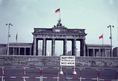 Berliner Mauer mit Brandenburger Tor